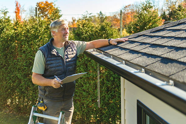 Professional Emergency Roof Repair technician working in Georgetown, CA